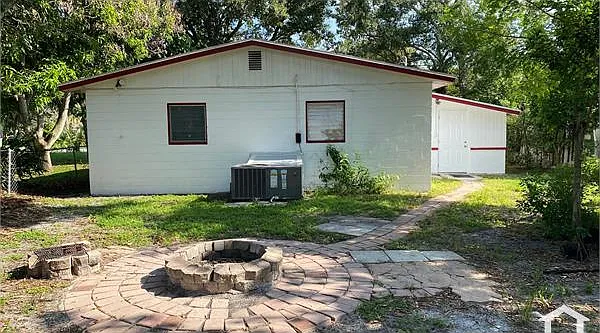 4 bed, 1214 sqft, $2,400 — Photo 3