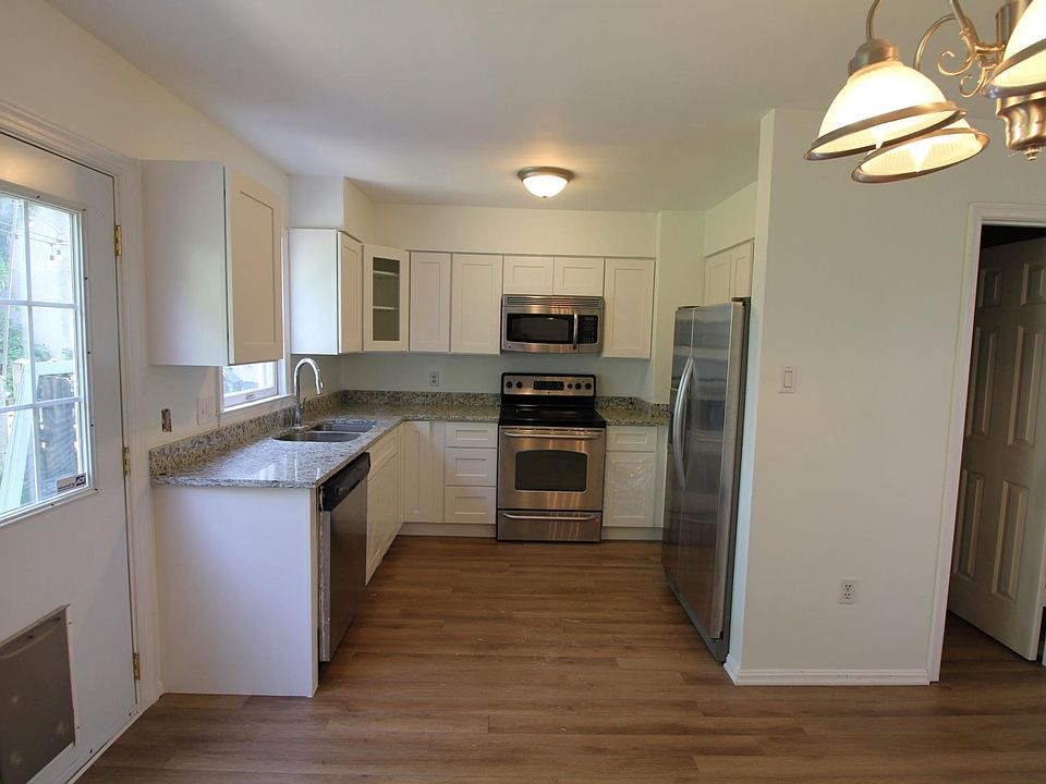 1st image of 410 Clifford Ave
