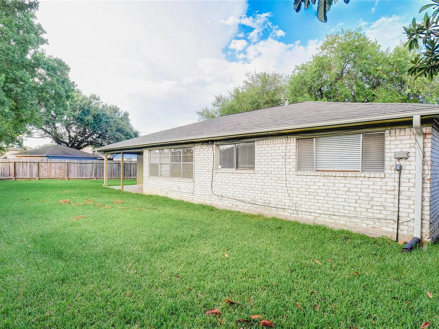 4 bed, 2.0 bath, 2008 sqft, $1,750 — Photo 4