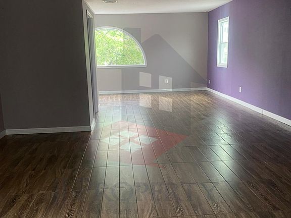 4th image of 319 Pocasset Ave Suite 4