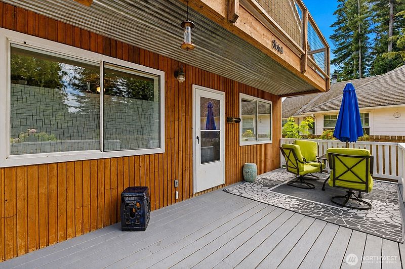 4th image of 8664 Valley Ct