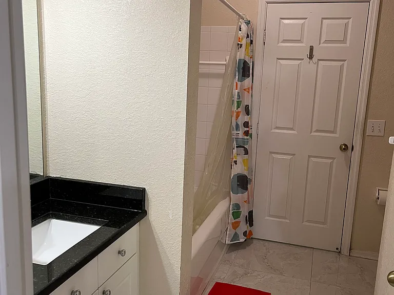 18001 Richmond Place Dr #423 — Photo 15