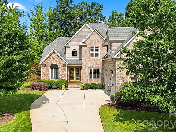 2nd image of 2455 Shiny Leaf Dr