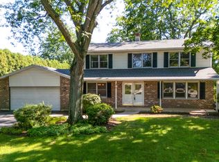19665 W Hawthorne Blvd, Mundelein, IL 60060