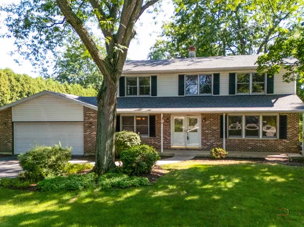 19665 W Hawthorne Blvd, Mundelein, IL 60060