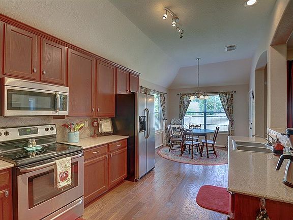 2nd image of 3026 Pine Chase Dr