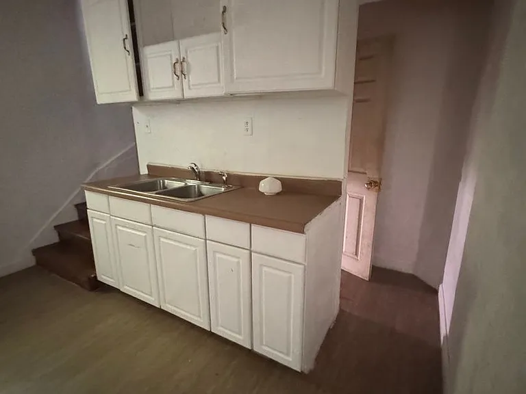 229 S Paul St — Photo 5
