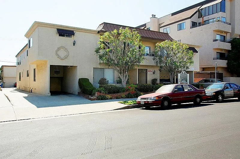 Building Photo - 1825 Butler Ave #7