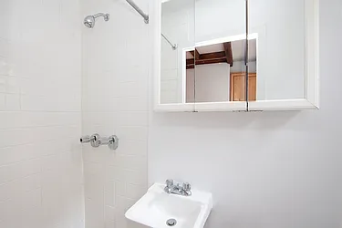 Rented by R New York