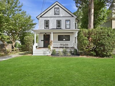 42 Chestnut St, Glen Cove, NY, 11542