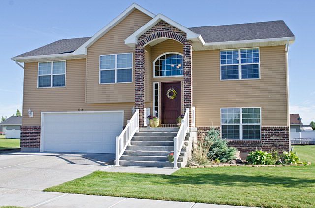 1st image of 3158 E Skyview Dr