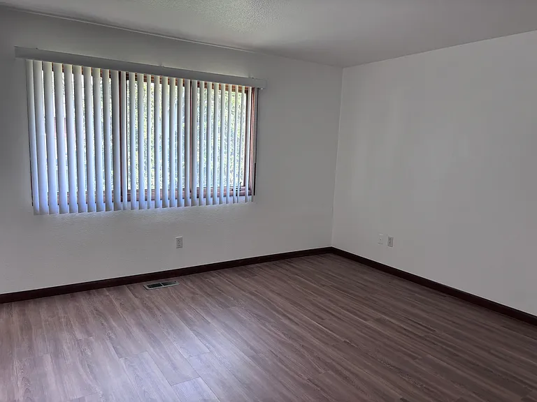 2701 Kingsbridge Cir — Photo 6