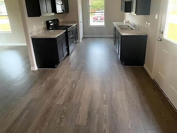 3rd image of 1855 Cartwright St