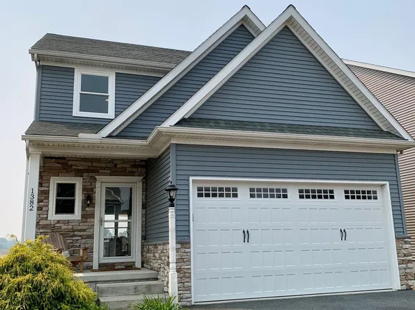 1382 Fieldstone Dr, Mount Joy, PA 17552