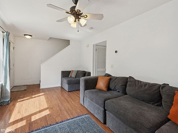 4th image of 2221 Kemble Ave