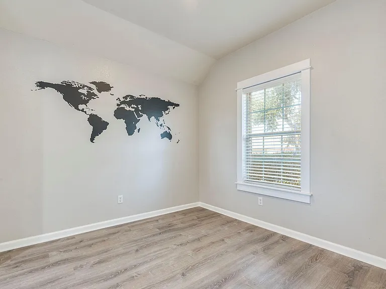 154 Flagstone Trl — Photo 7