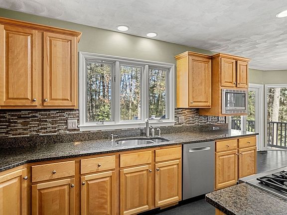 4th image of 18 Ravens Blf