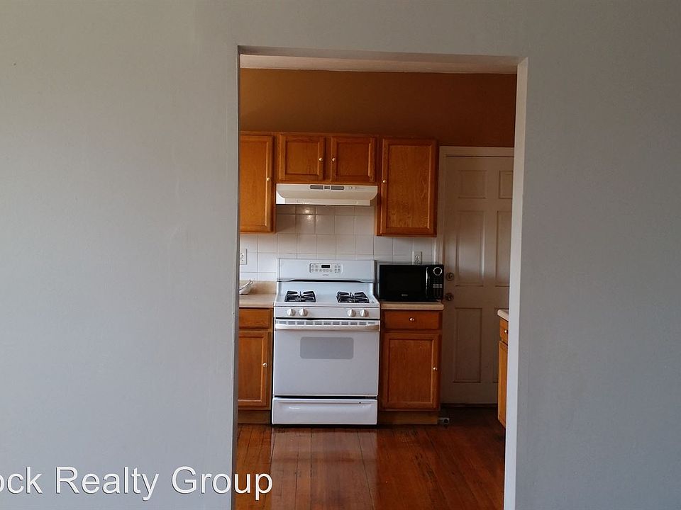 2nd image of 20 Wellington Hill St #2