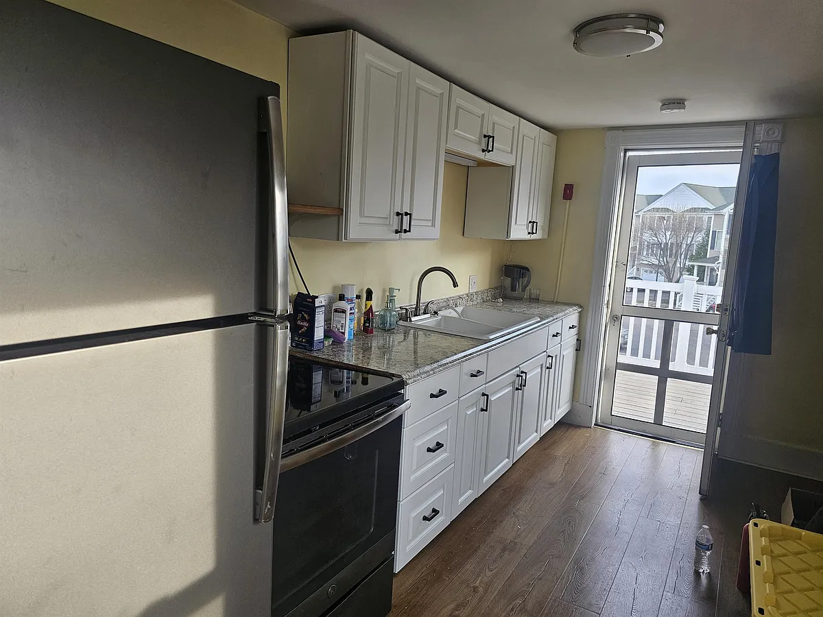 Building Photo - 48 4th St #3