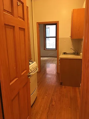 Rented by Warren T Real Estate Corp. | media 27