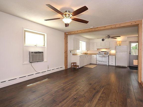 4th image of 311 N Cedar St