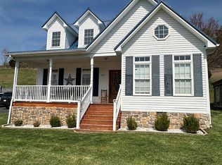 472-472 Evas Walk, Pounding Mill, VA 24637