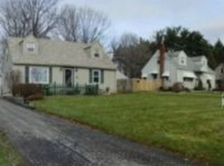 732 Nellbert Ln, Youngstown, OH