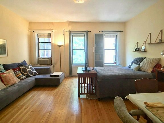 3rd image of 58 W 68th St APT 5B