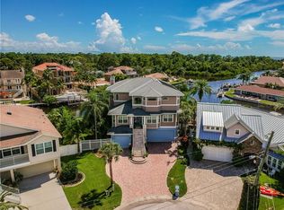 340 Westwinds Cir, Palm Harbor, FL 34683