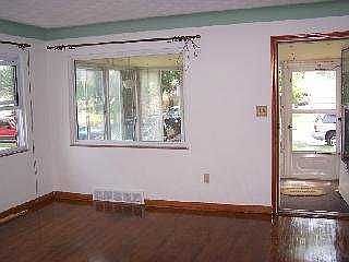 2nd image of 2149 Delence St