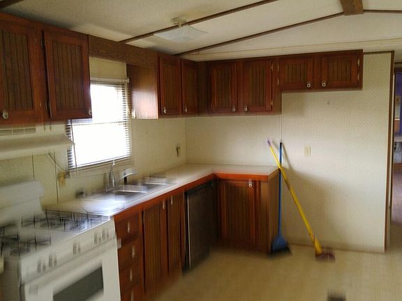 5th image of 34 Briar Hill Ln