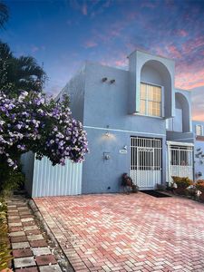 3905 W 8th Way #15, Hialeah, FL, 33012