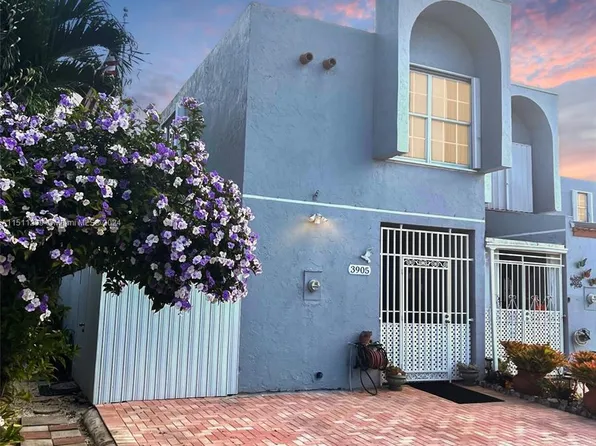 3905 W 8th Way #15, Hialeah, FL 33012