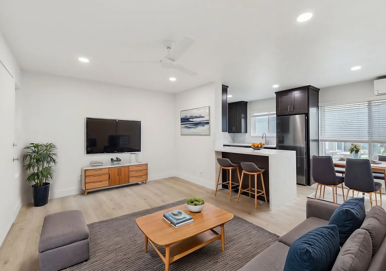 Muir Place — Photo 1