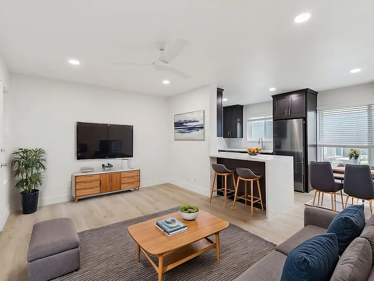 Muir Place — Photo 1
