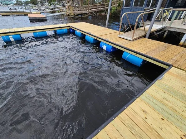 603 Riverside Dr SE, Steinhatchee, FL 32359