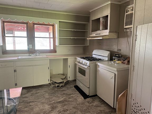 5th image of 211 Keller St