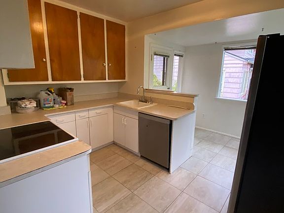 2nd image of 702 N 117th St