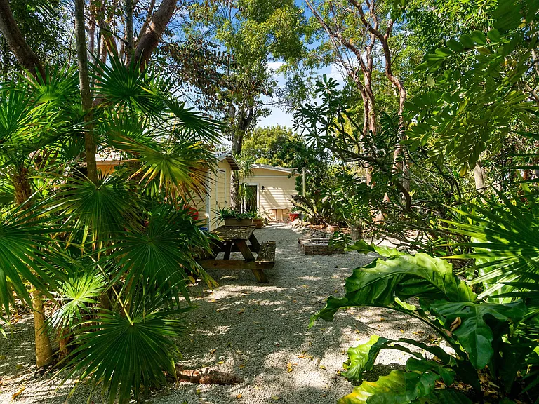 13 Pirates Dr — Photo 11