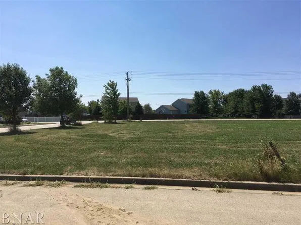 453 Fort Kendall Rd, Normal, IL 61761