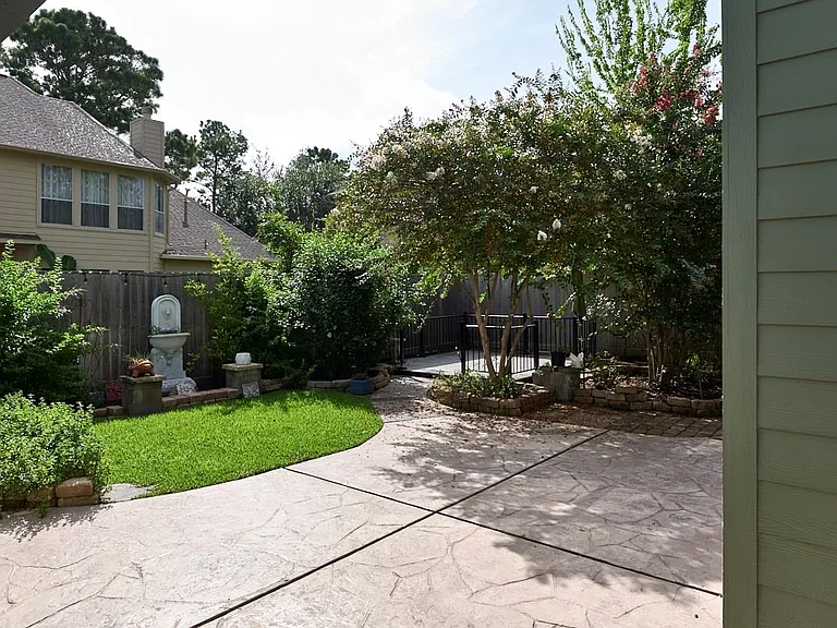 17210 Chagall Ln — Photo 38