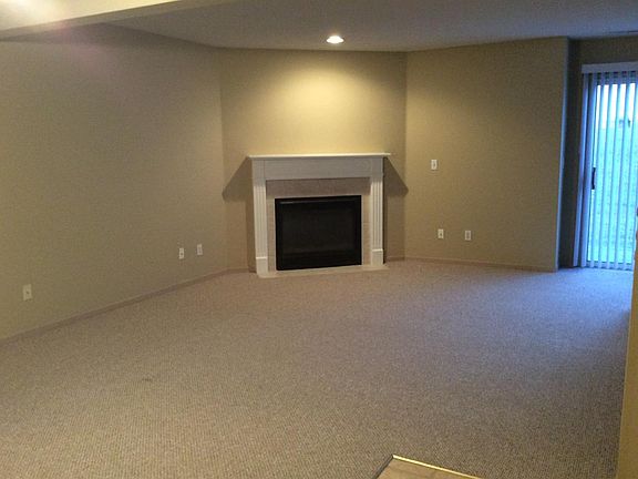 2nd image of 205 NE Dogwood St APT D
