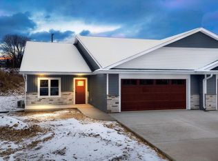 6005 River Run Rd, La Crosse, WI 54601