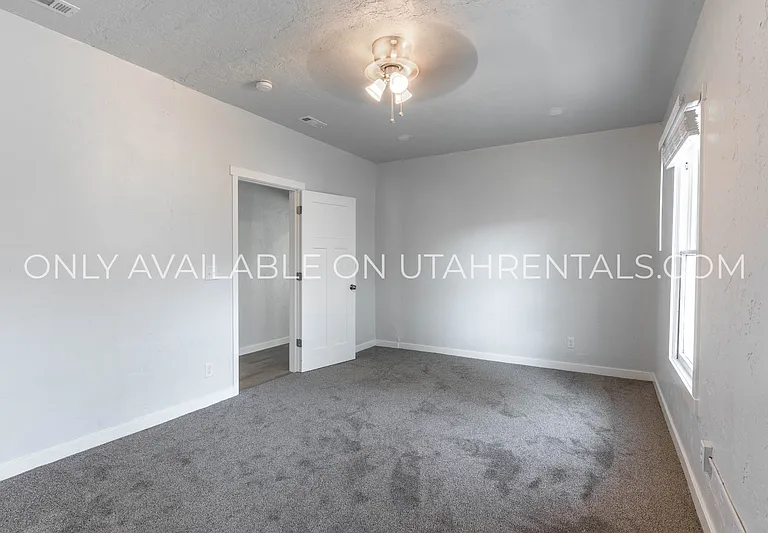 231 W 400 N — Photo 8
