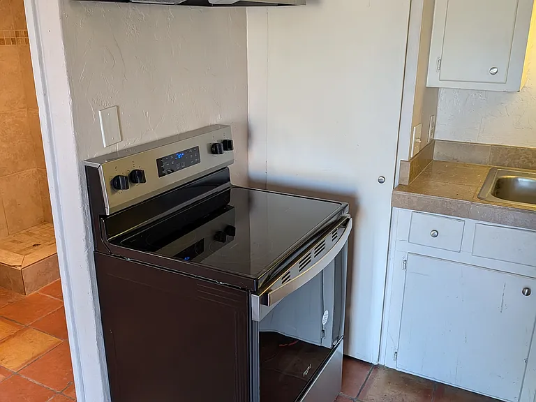 2304 E Helen St #2 — Photo 6