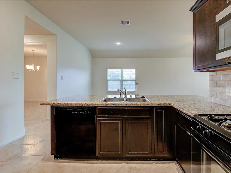 734 Mill Spring Ct — Photo 33