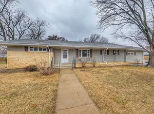 844 McAdams Rd, Salina, KS 67401