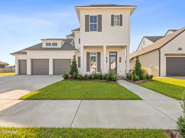 207 Crossbill Dr, Lafayette, LA 70508