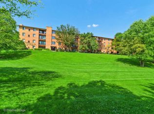 801 79th St APT 301, Darien, IL