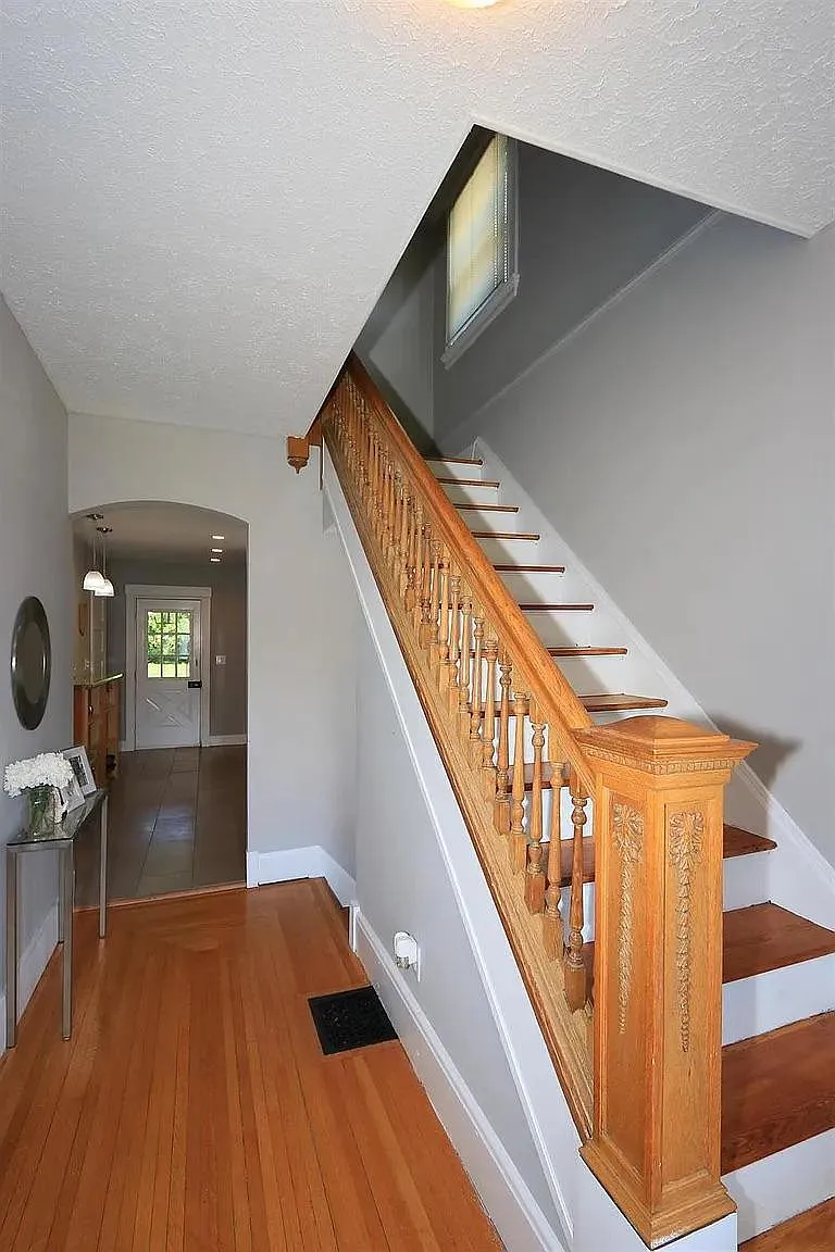 4217 Franklin Ave — Photo 3